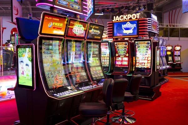 nina toto mobile app interface showing sportsbook and casino menus